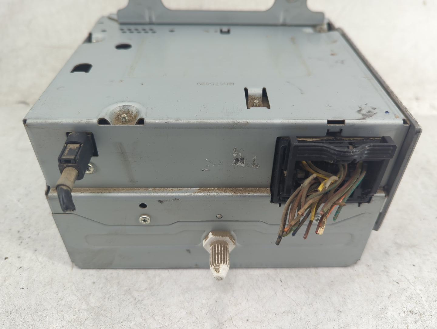 2011 Chevrolet Equinox Radio AM FM Cd Player Receiver Replacement Fits OEM Used Auto Parts - Oemusedautoparts1.com