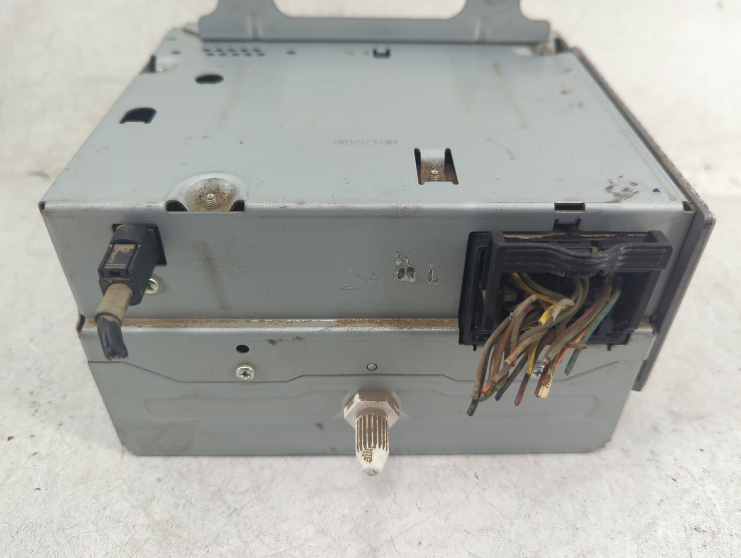 2011 Chevrolet Equinox Radio AM FM Cd Player Receiver Replacement Fits OEM Used Auto Parts - Oemusedautoparts1.com