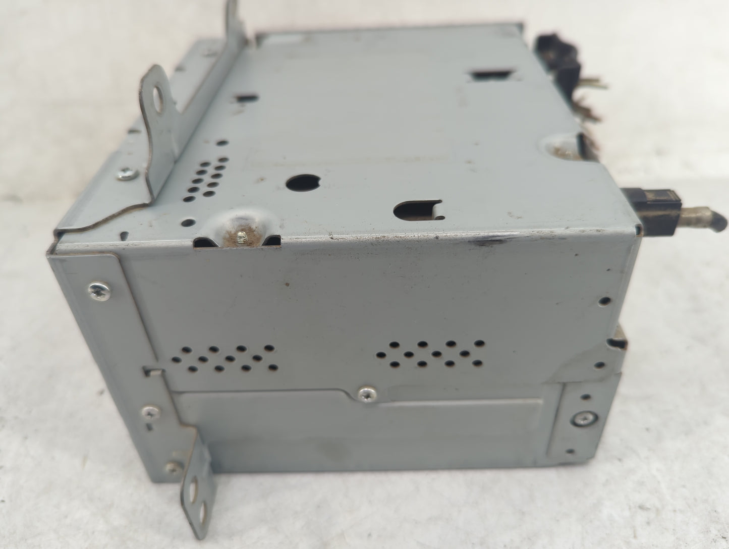 2011 Chevrolet Equinox Radio AM FM Cd Player Receiver Replacement Fits OEM Used Auto Parts - Oemusedautoparts1.com