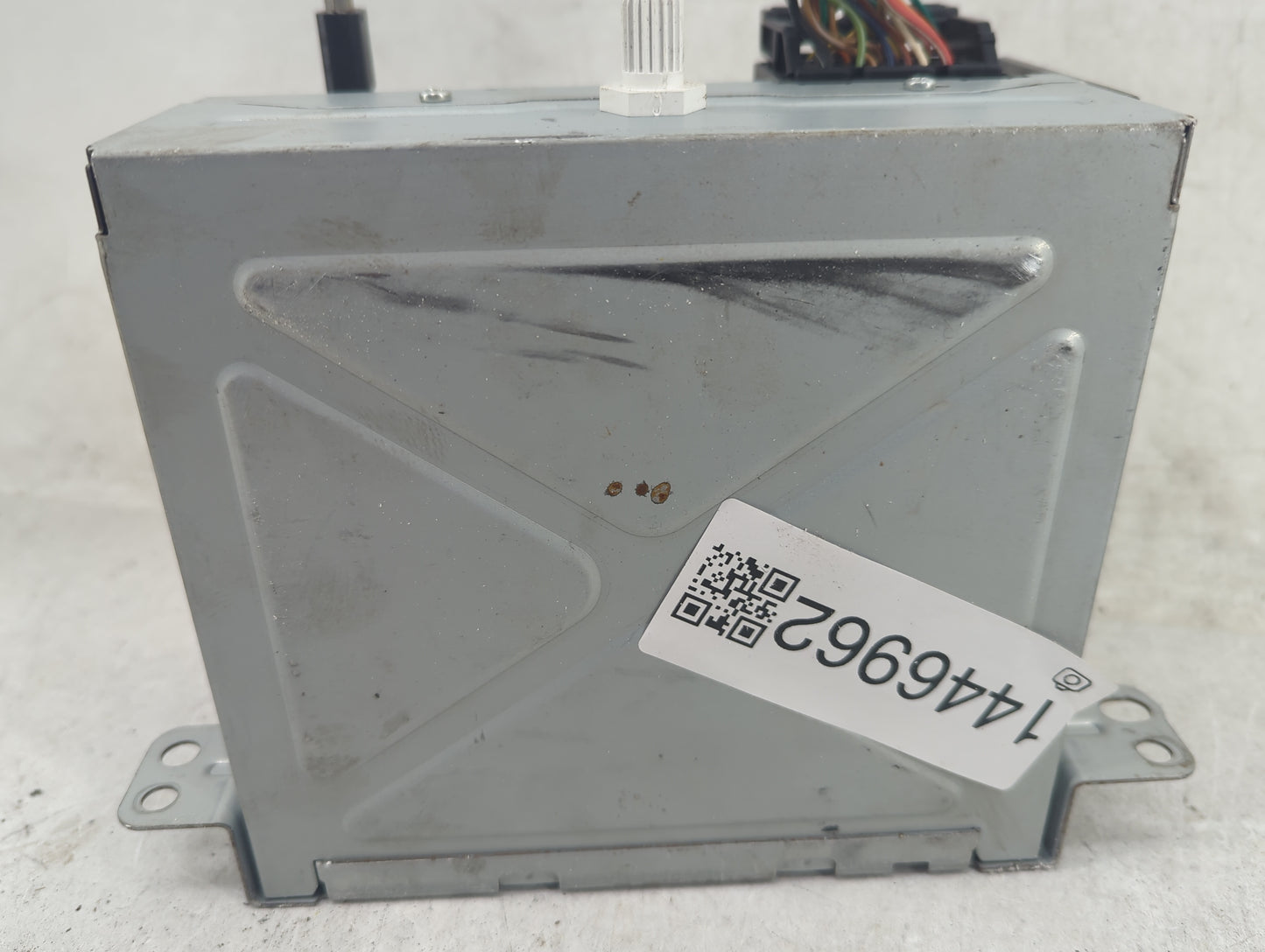2011 Chevrolet Equinox Radio AM FM Cd Player Receiver Replacement Fits OEM Used Auto Parts - Oemusedautoparts1.com