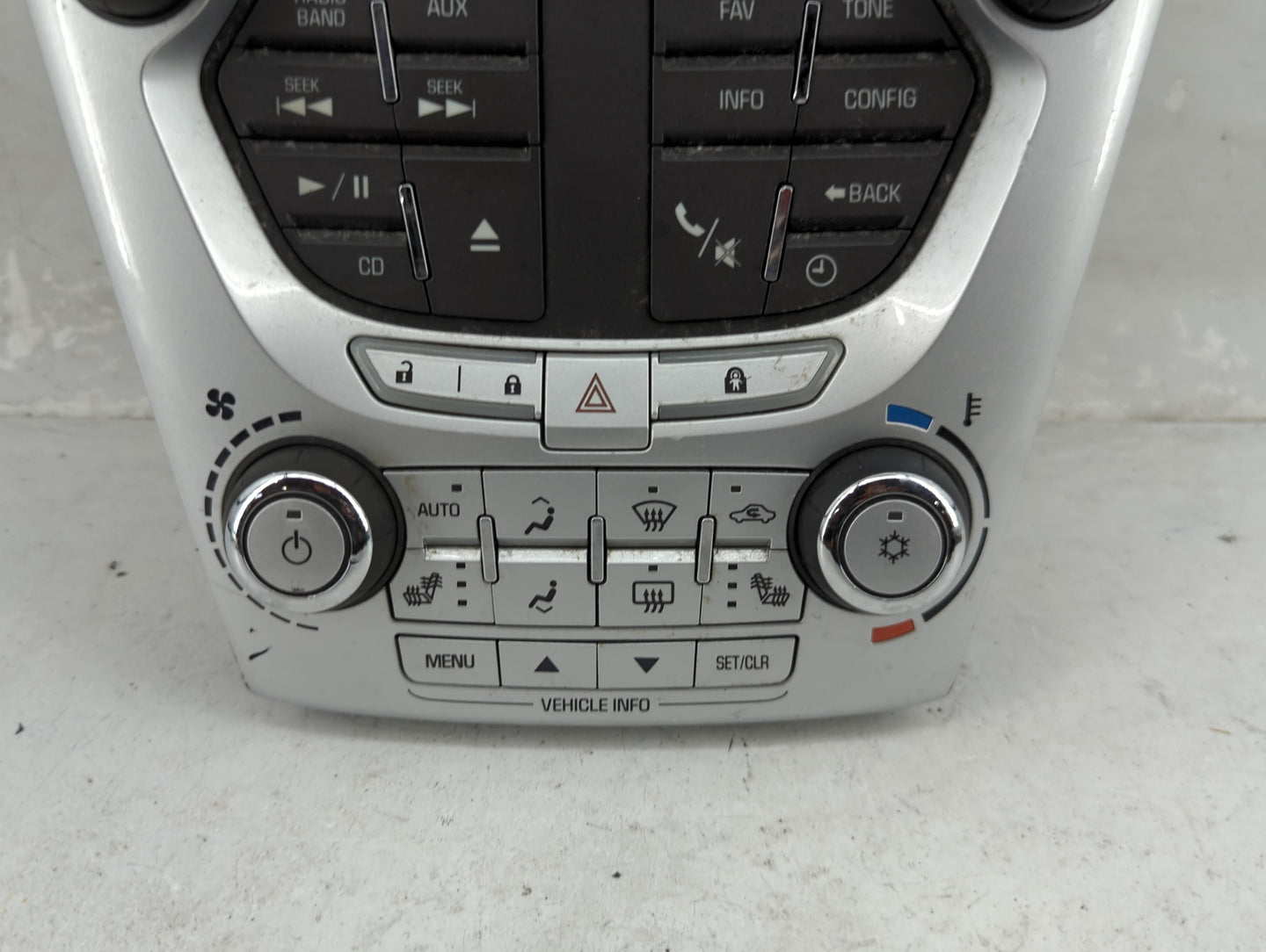 2010-2011 Chevrolet Equinox Radio Control Panel 1464755 - Oemusedautoparts1.com