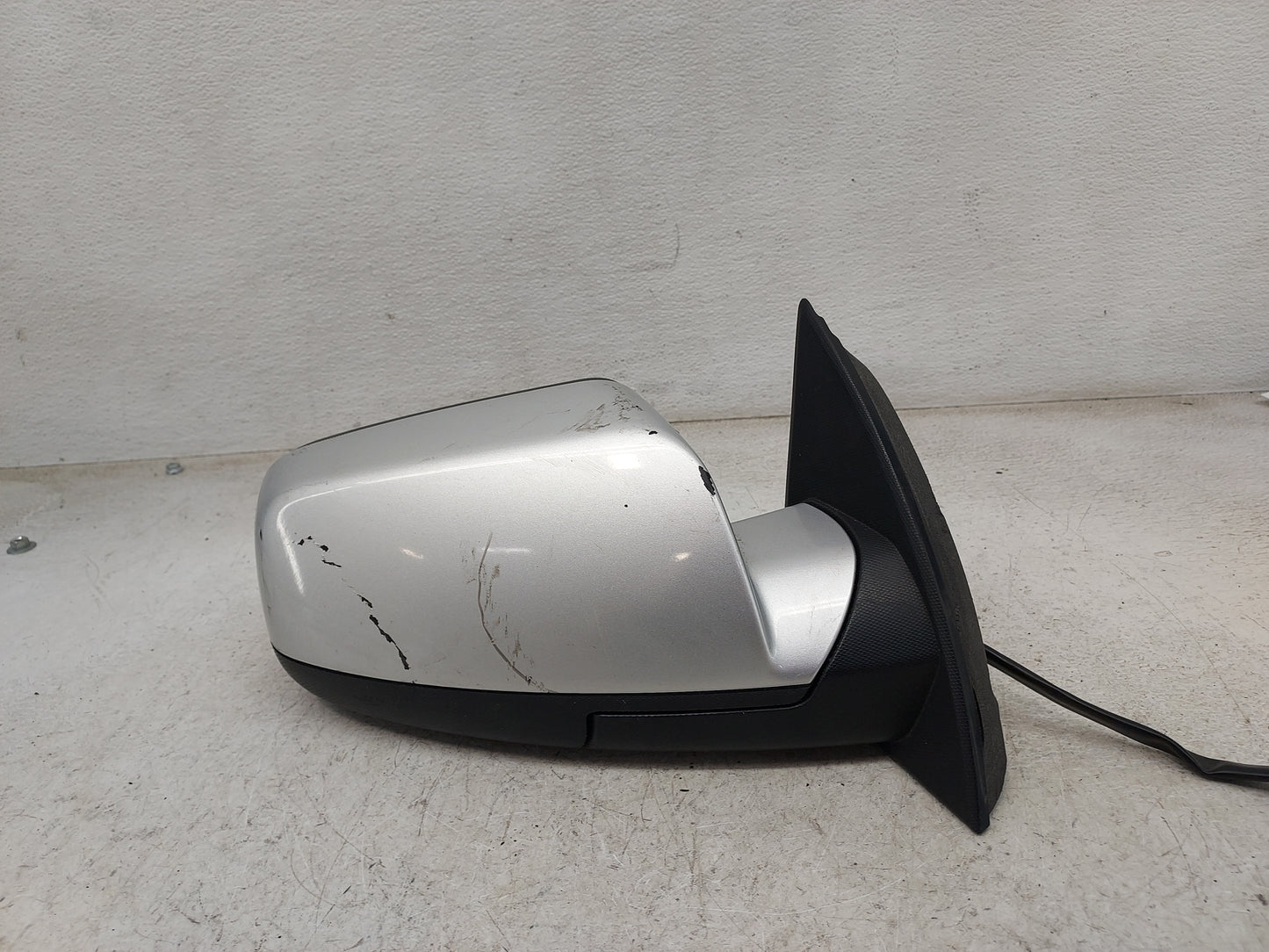2010-2011 Chevrolet Equinox Passenger Side View Mirror - Right Door Mirror OEM Used - Oemusedautoparts1.com