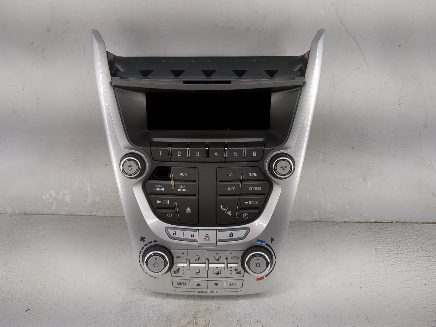 2010-2011 Chevrolet Equinox Radio Control Panel 1469811 - Oemusedautoparts1.com