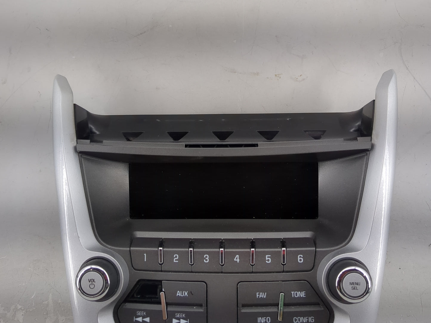 2010-2011 Chevrolet Equinox Radio Control Panel 1469811 - Oemusedautoparts1.com