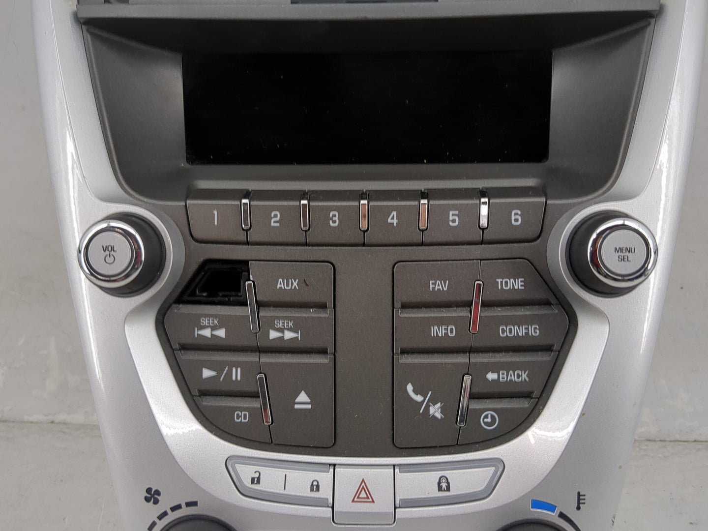 2010-2011 Chevrolet Equinox Radio Control Panel 1469811 - Oemusedautoparts1.com