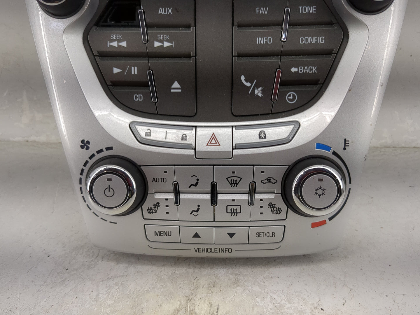 2010-2011 Chevrolet Equinox Radio Control Panel 1469811 - Oemusedautoparts1.com