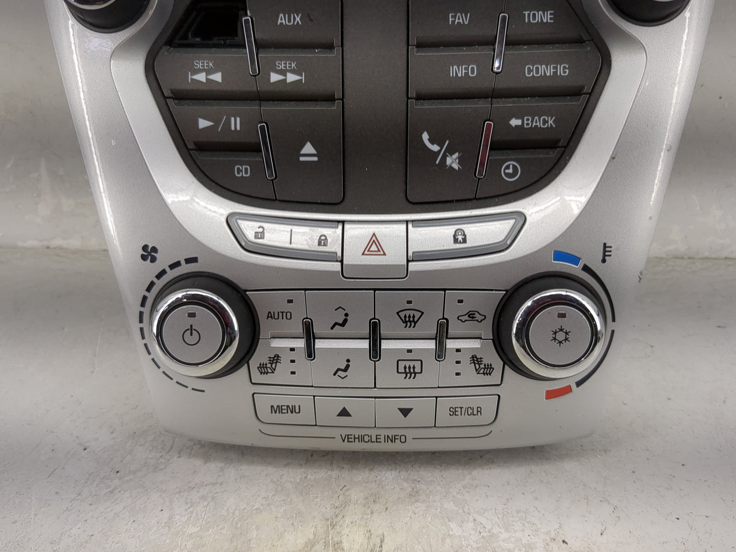 2010-2011 Chevrolet Equinox Radio Control Panel 1469811 - Oemusedautoparts1.com