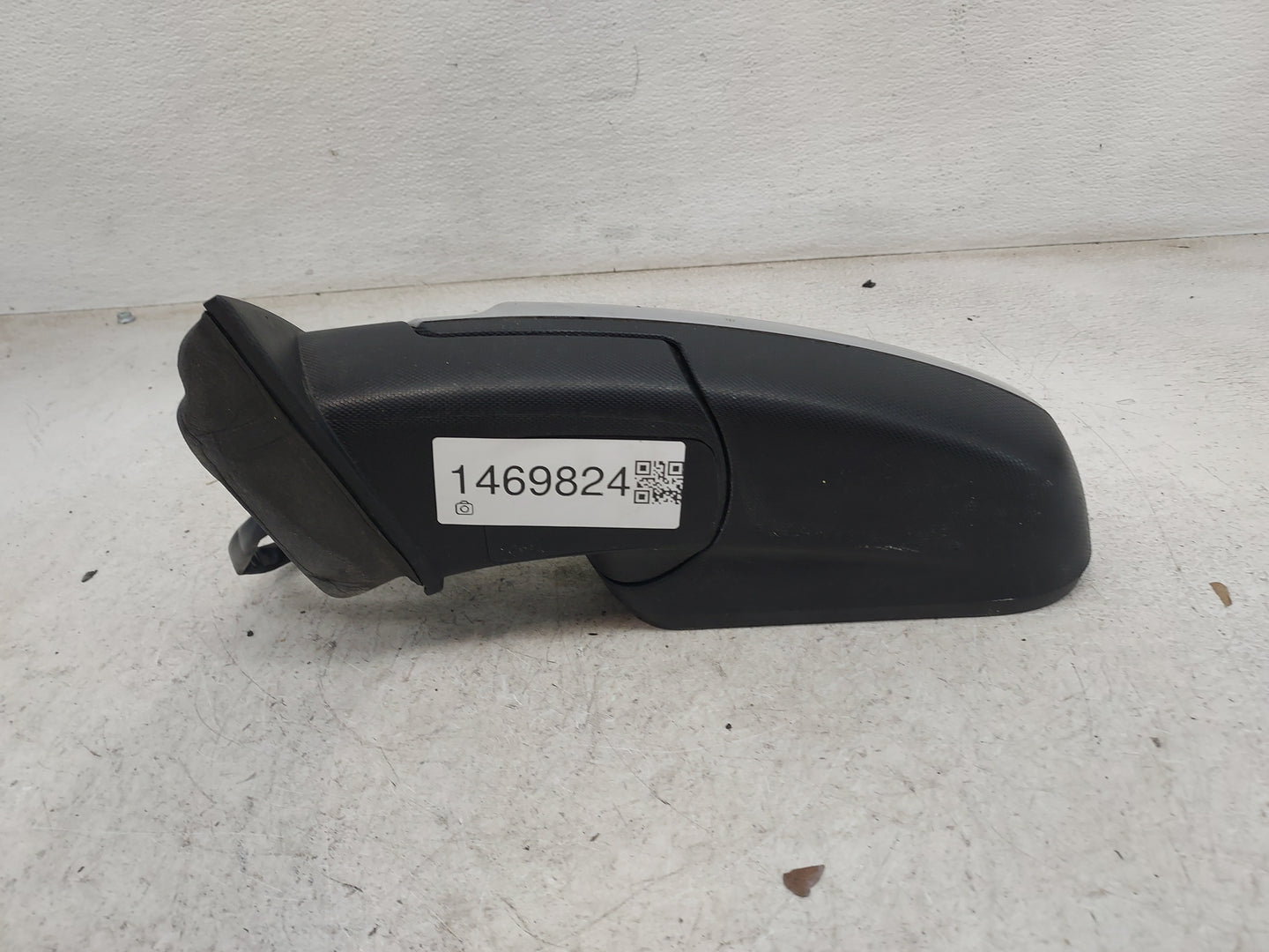 2010-2011 Chevrolet Equinox Driver Side View Mirror - Left Door Mirror OEM Used - Oemusedautoparts1.com