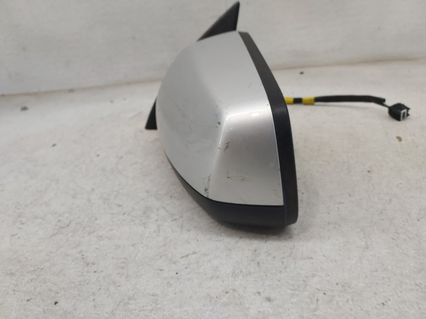 2010-2011 Chevrolet Equinox Driver Side View Mirror - Left Door Mirror OEM Used - Oemusedautoparts1.com
