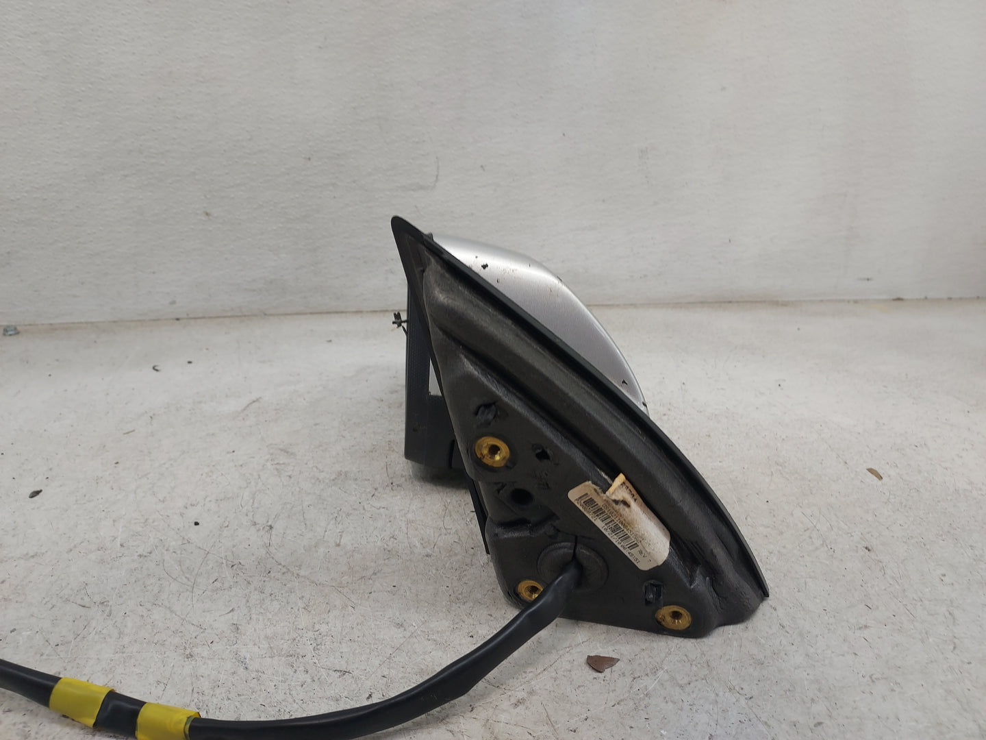 2010-2011 Chevrolet Equinox Driver Side View Mirror - Left Door Mirror OEM Used - Oemusedautoparts1.com