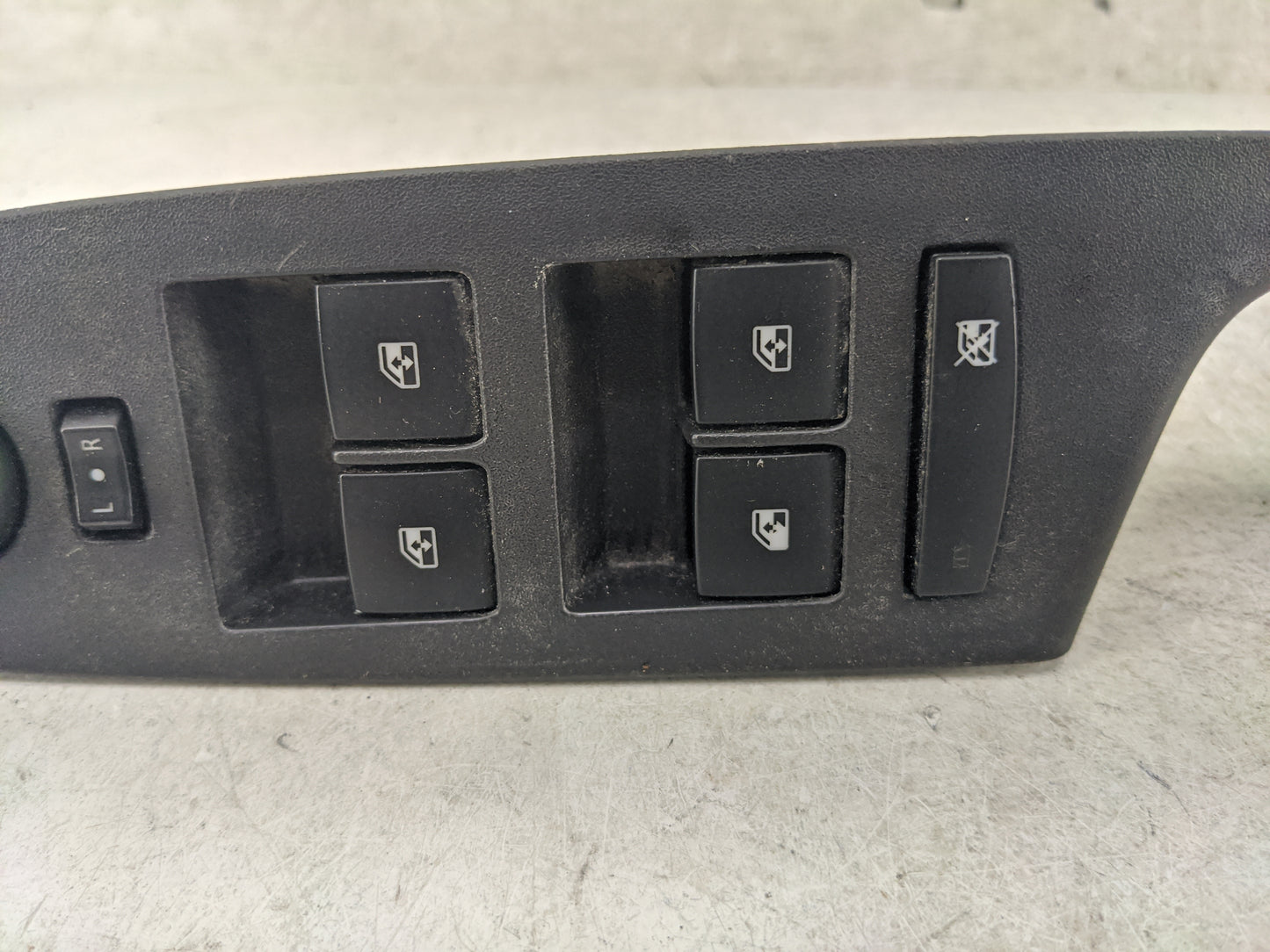 2010-2017 Chevrolet Equinox Master Power Window Switch Replacement Driver Side Left P/N:25946538 Fits OEM Used Auto Parts - 