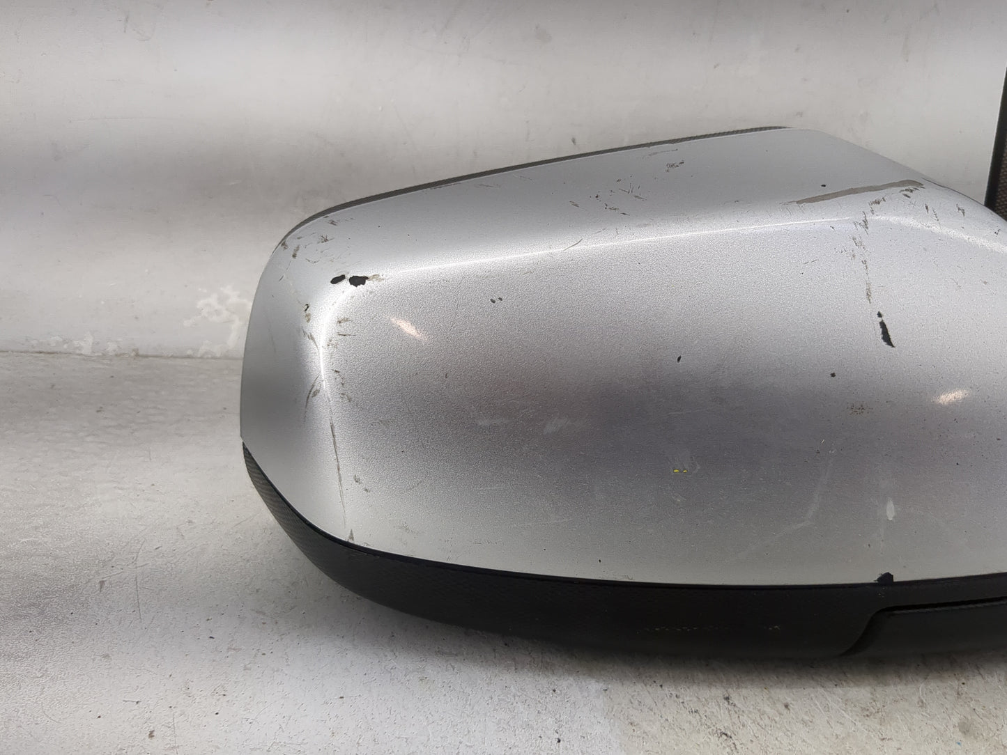 2010-2011 Chevrolet Equinox Passenger Side View Mirror - Right Door Mirror OEM Used - Oemusedautoparts1.com