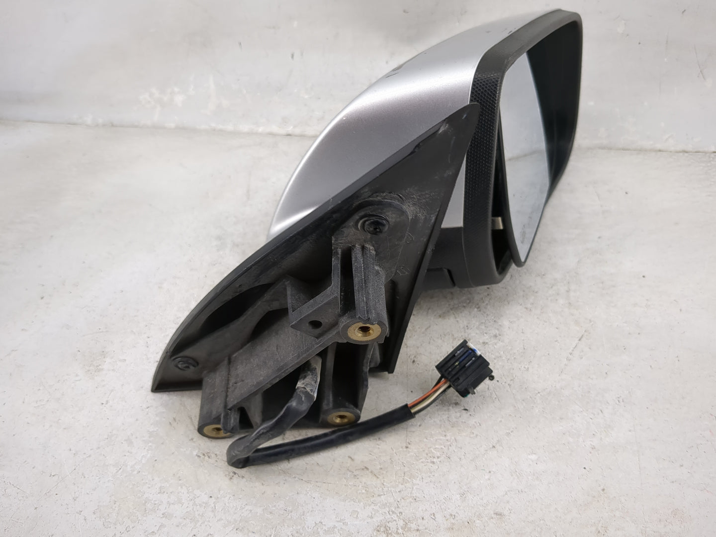 2010-2011 Chevrolet Equinox Passenger Side View Mirror - Right Door Mirror OEM Used - Oemusedautoparts1.com