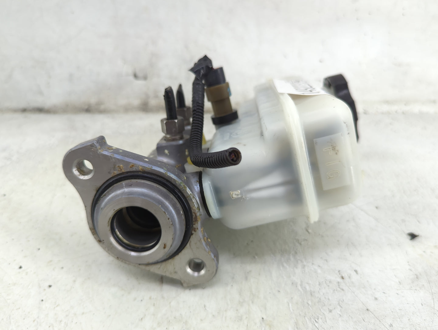 2011-2017 Chevrolet Equinox Brake Master Cylinder 1492233 - Oemusedautoparts1.com