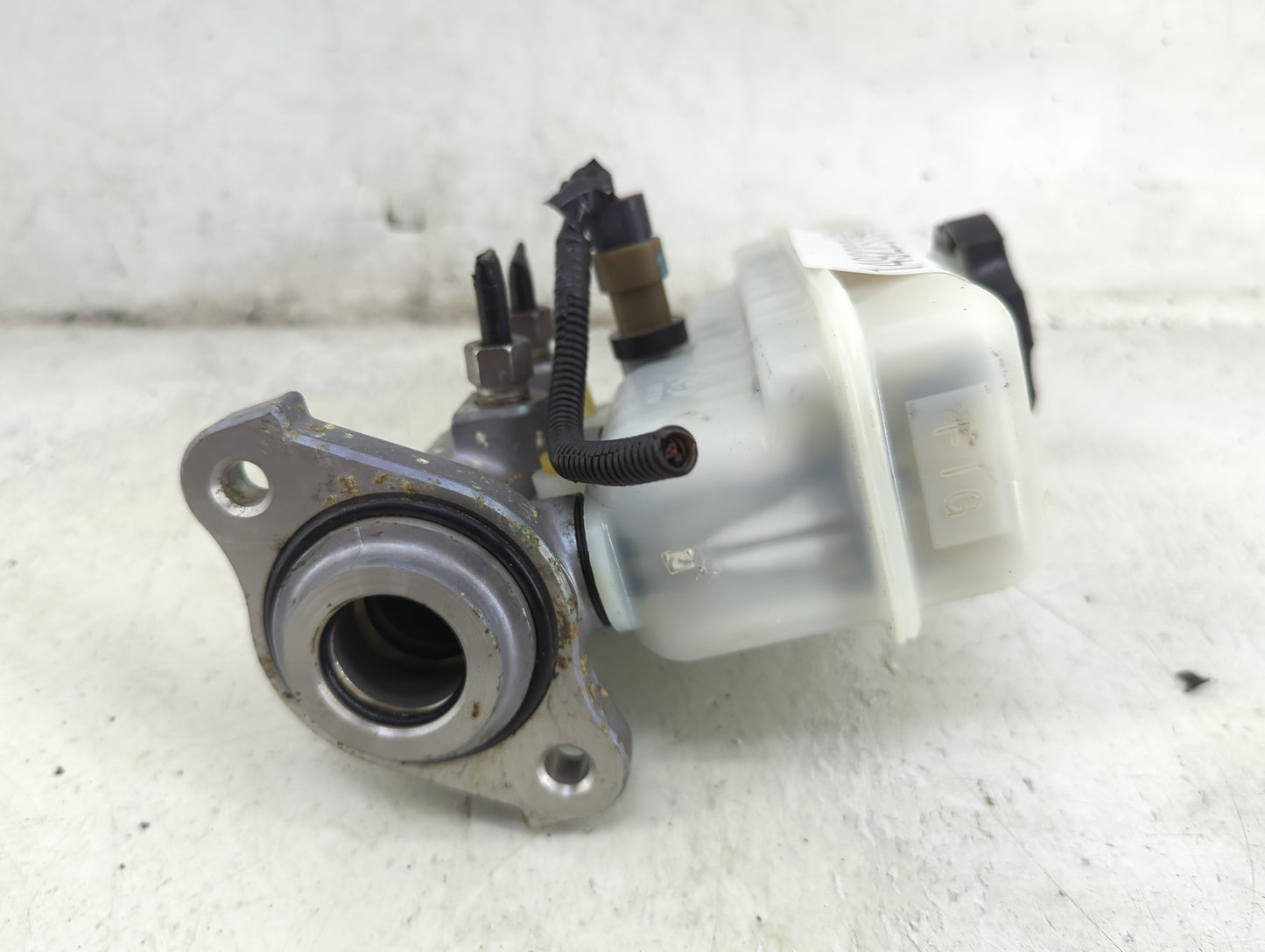 2011-2017 Chevrolet Equinox Brake Master Cylinder 1492233 - Oemusedautoparts1.com