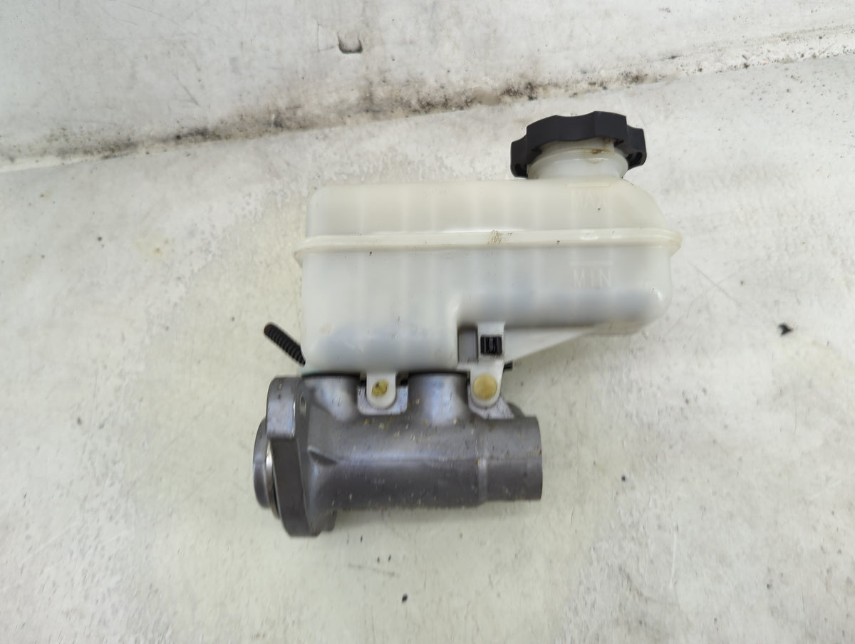 2011-2017 Chevrolet Equinox Brake Master Cylinder 1492233 - Oemusedautoparts1.com