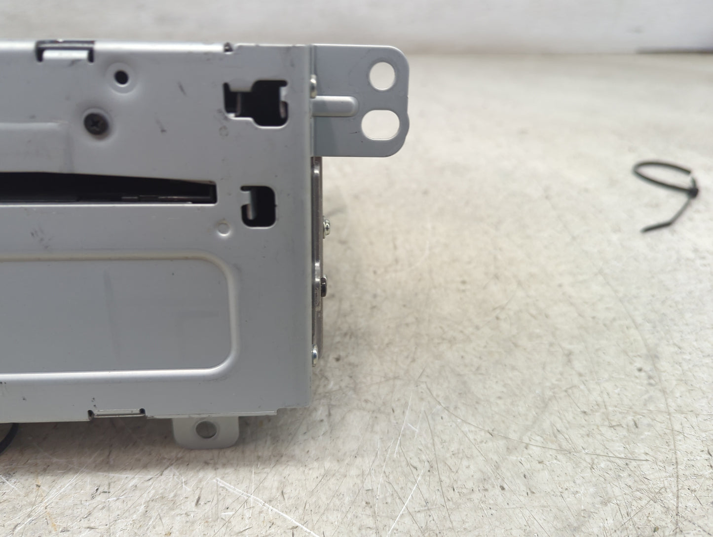 2011-2012 Chevrolet Equinox Radio AM FM Cd Player Receiver Replacement P/N:CQ-FG5011YC 20983517 Fits Fits 2010 2011 2012 OEM