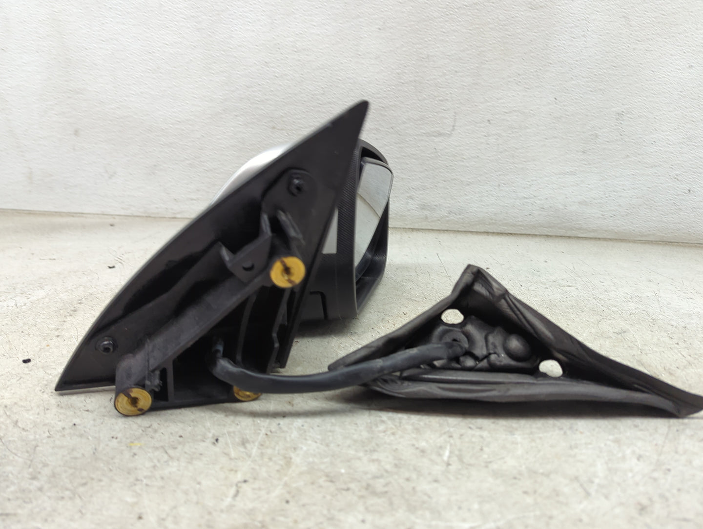 2010-2011 Chevrolet Equinox Passenger Side View Mirror - Right Door Mirror OEM Used - Oemusedautoparts1.com