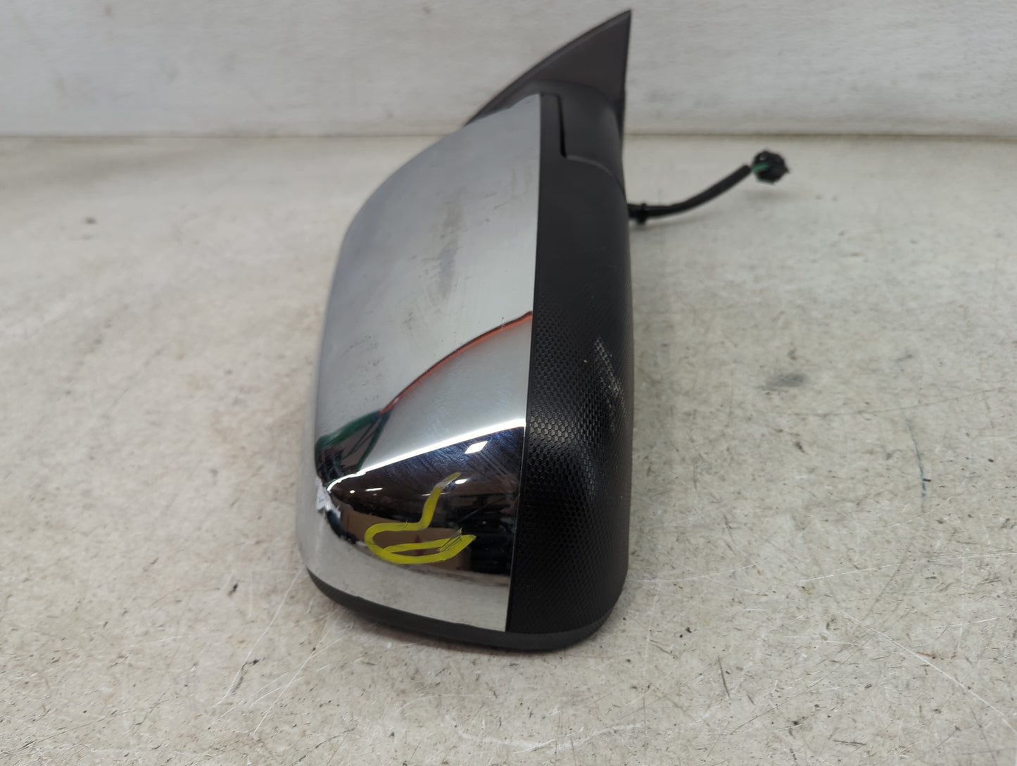 2010-2011 Chevrolet Equinox Passenger Side View Mirror - Right Door Mirror OEM Used - Oemusedautoparts1.com