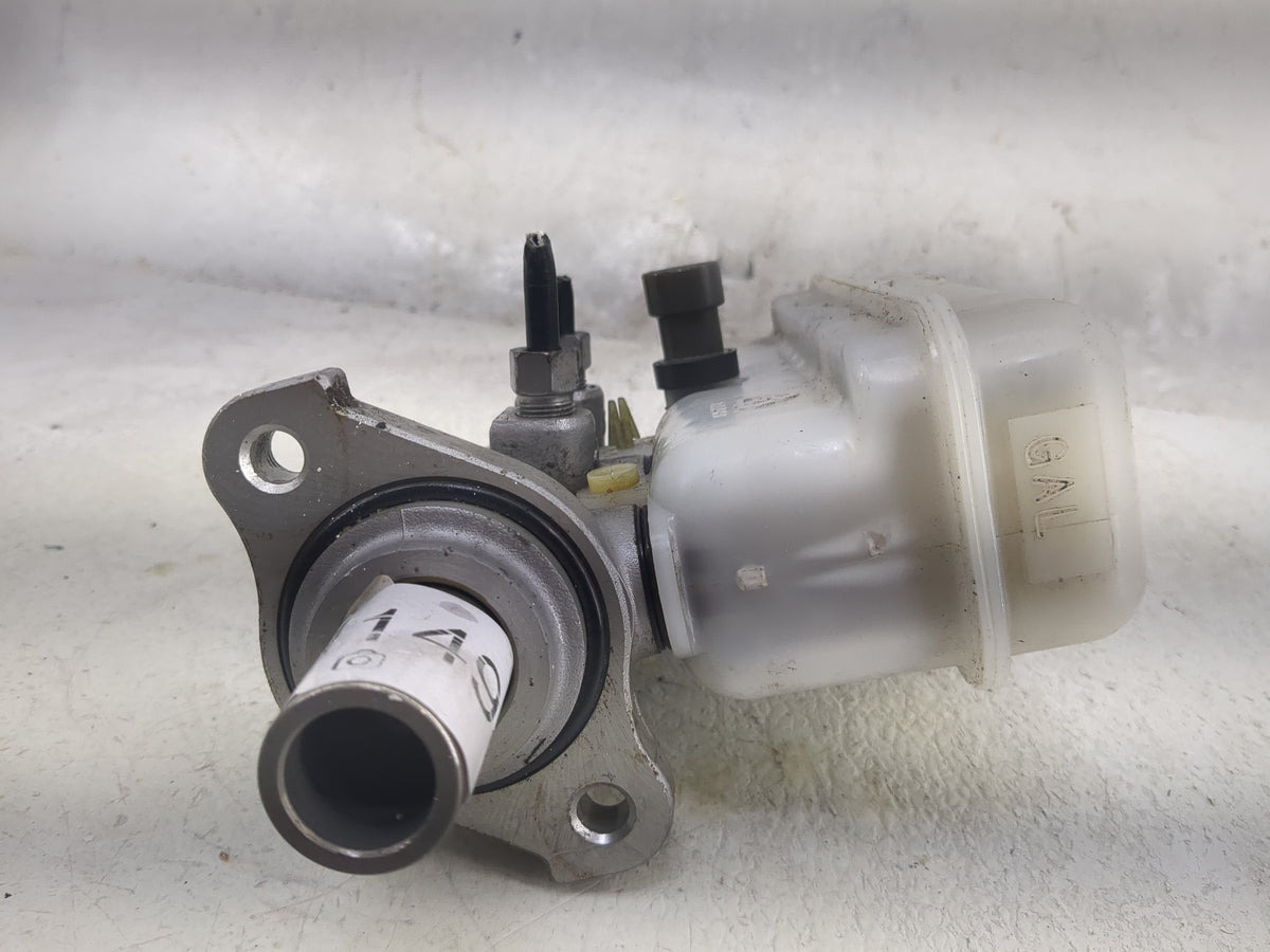 2011-2017 Chevrolet Equinox Brake Master Cylinder 1498115 - Oemusedautoparts1.com