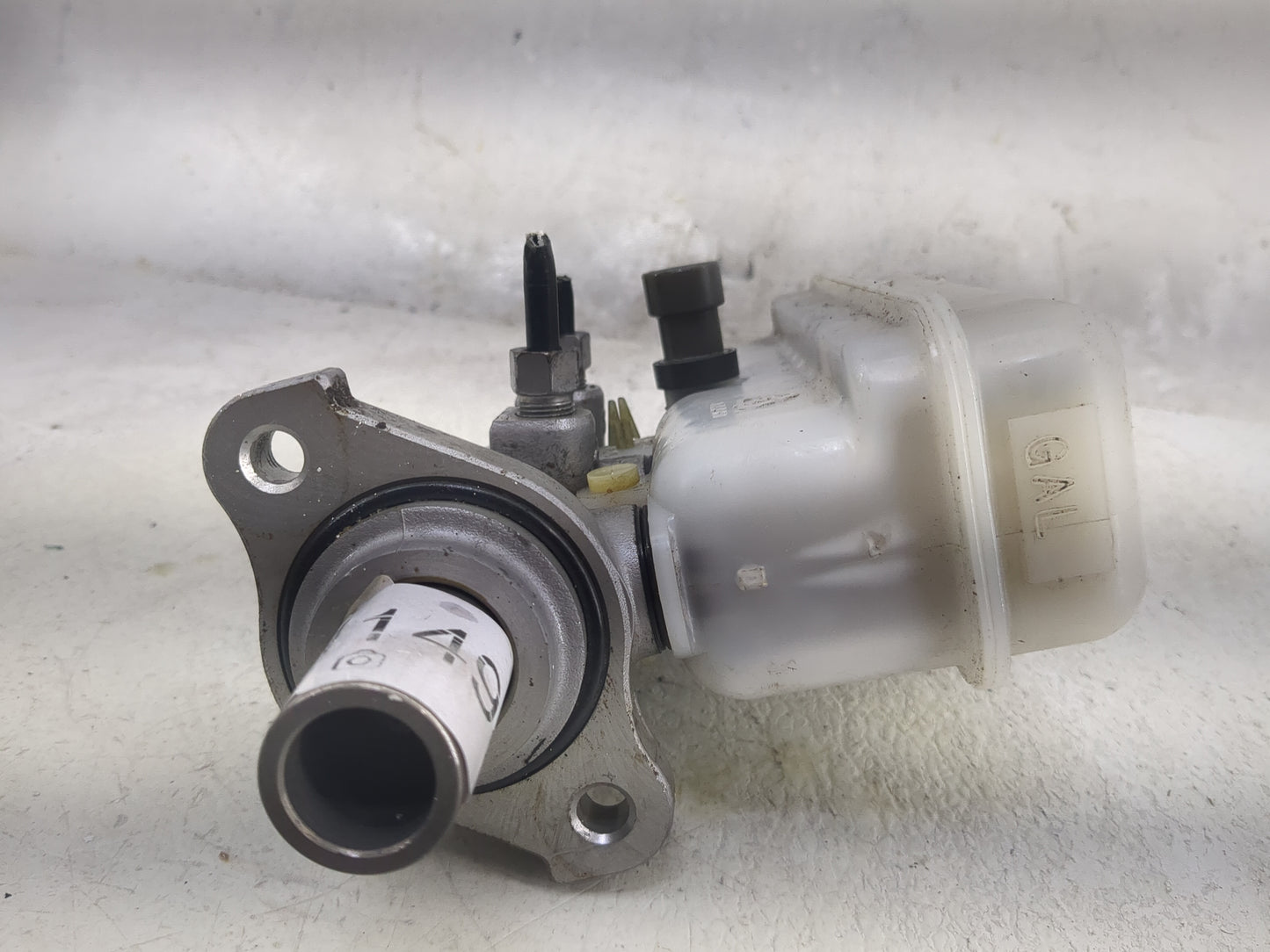 2011-2017 Chevrolet Equinox Brake Master Cylinder 1498115 - Oemusedautoparts1.com