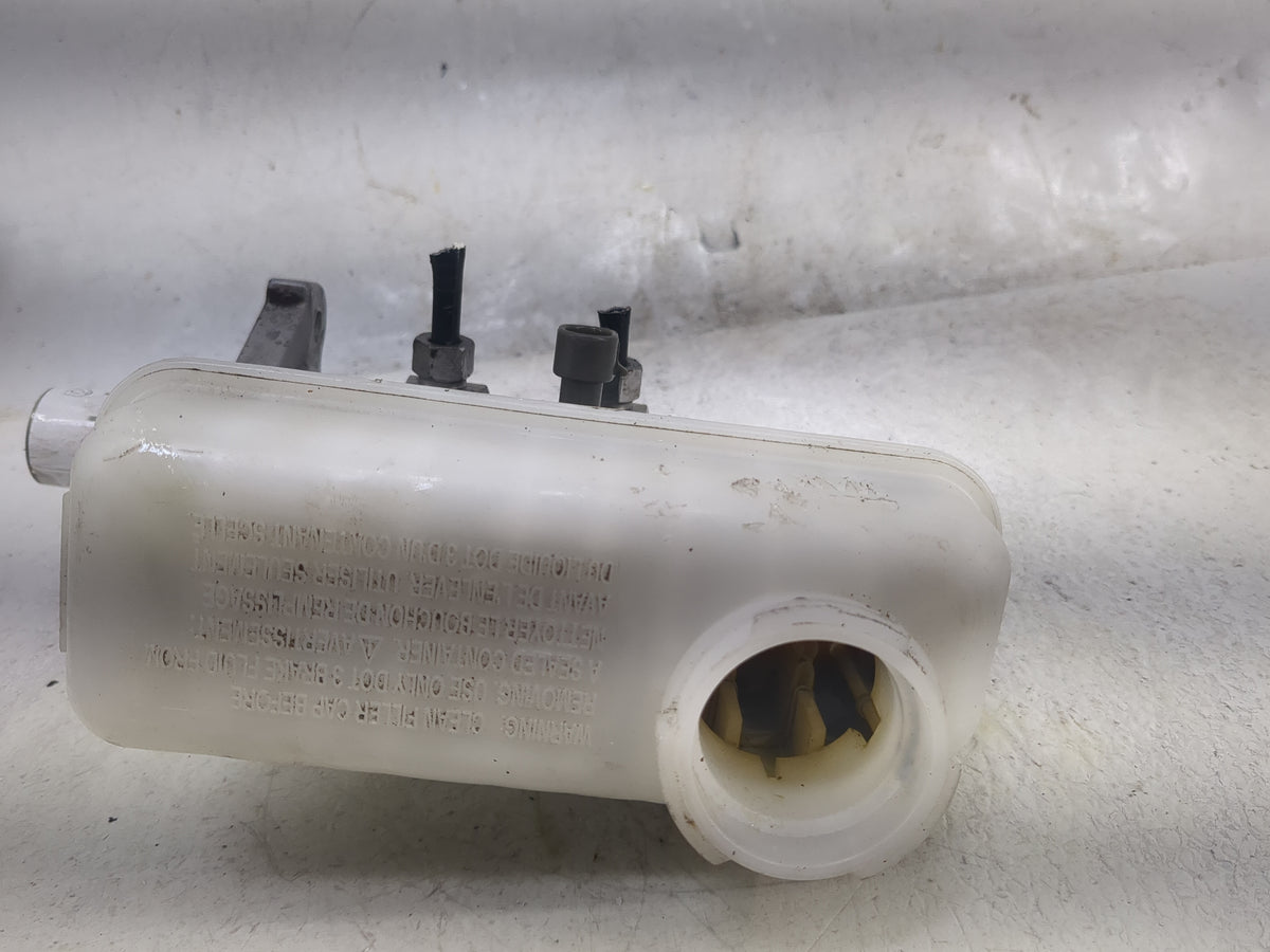2011-2017 Chevrolet Equinox Brake Master Cylinder 1498115 - Oemusedautoparts1.com