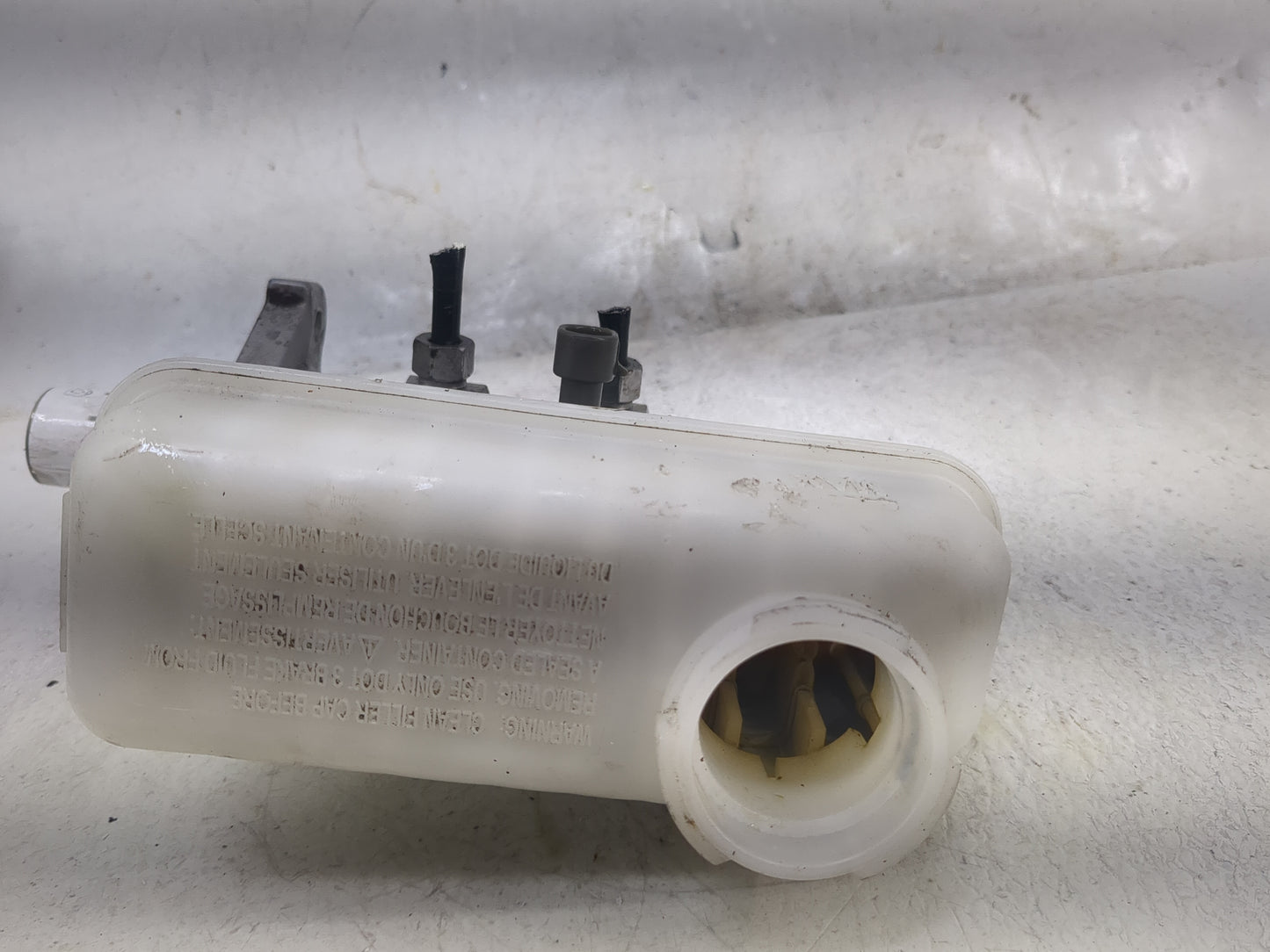 2011-2017 Chevrolet Equinox Brake Master Cylinder 1498115 - Oemusedautoparts1.com