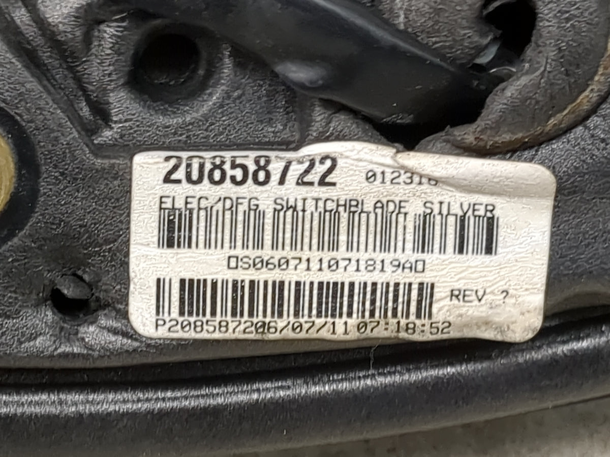 2010-2011 Chevrolet Equinox Passenger Side View Mirror - Right Door Mirror OEM Used - Oemusedautoparts1.com