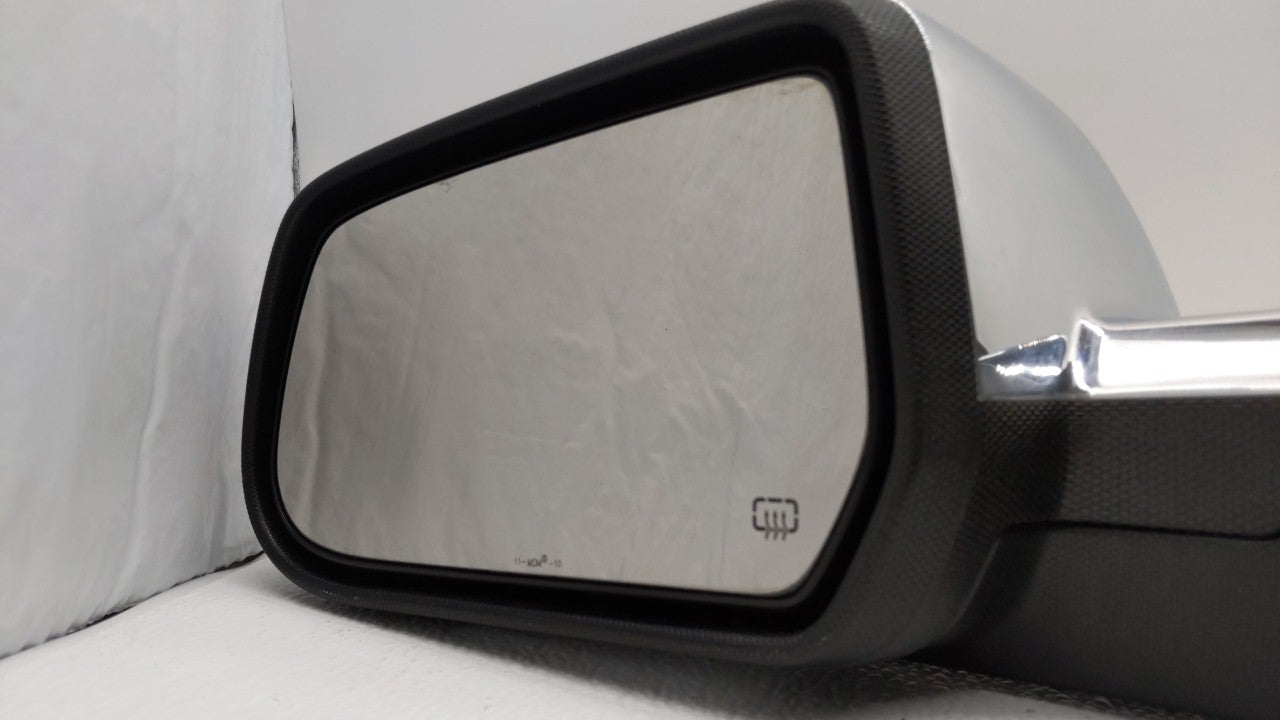 2010-2011 Chevrolet Equinox Driver Side View Mirror - Left Door Mirror OEM Used - Oemusedautoparts1.com