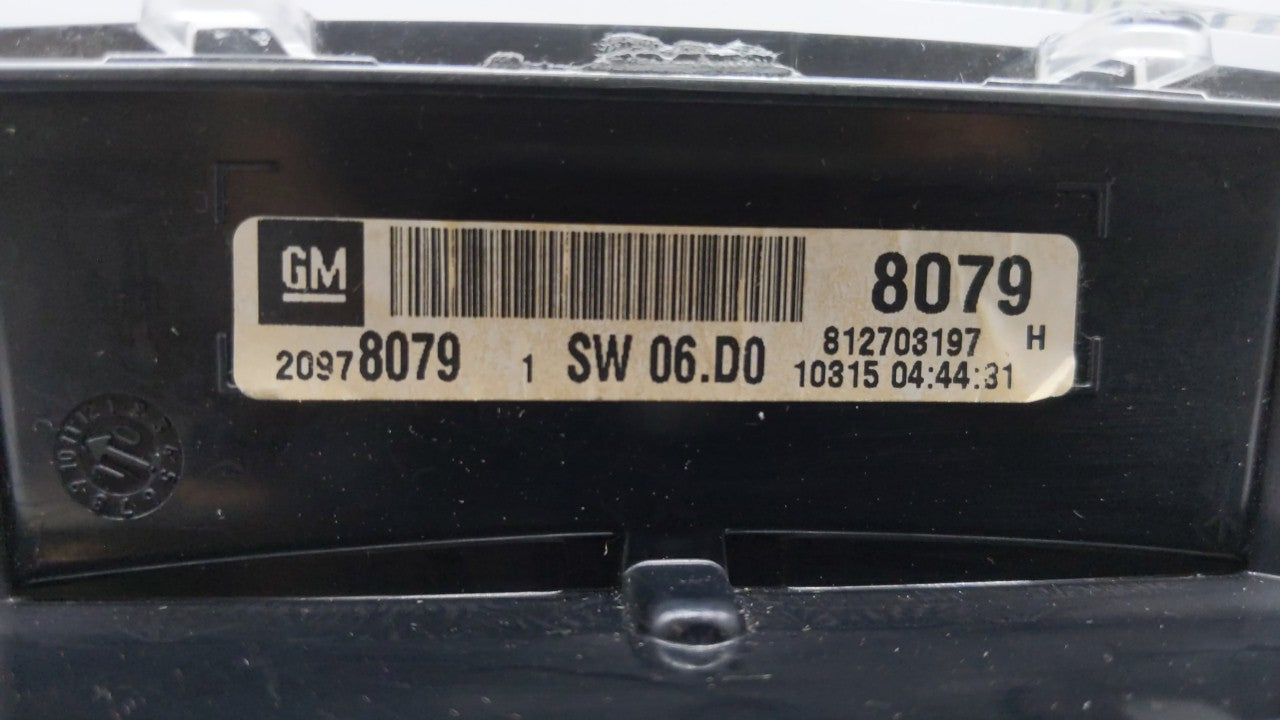 2011 Chevrolet Equinox Instrument Cluster Speedometer Gauges P/N:20978081 20978079, 22783661 Fits OEM Used Auto Parts - Oemu