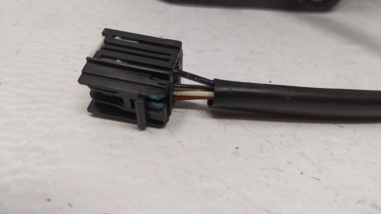2010-2011 Chevrolet Equinox Passenger Side View Mirror - Right Door Mirror OEM Used - Oemusedautoparts1.com