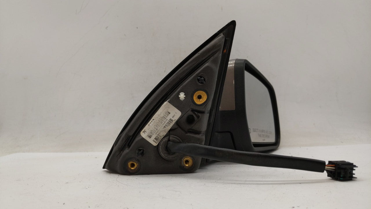 2010-2011 Chevrolet Equinox Passenger Side View Mirror - Right Door Mirror OEM Used - Oemusedautoparts1.com
