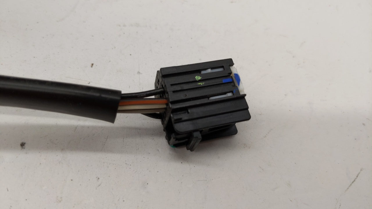 2010-2011 Chevrolet Equinox Passenger Side View Mirror - Right Door Mirror OEM Used - Oemusedautoparts1.com
