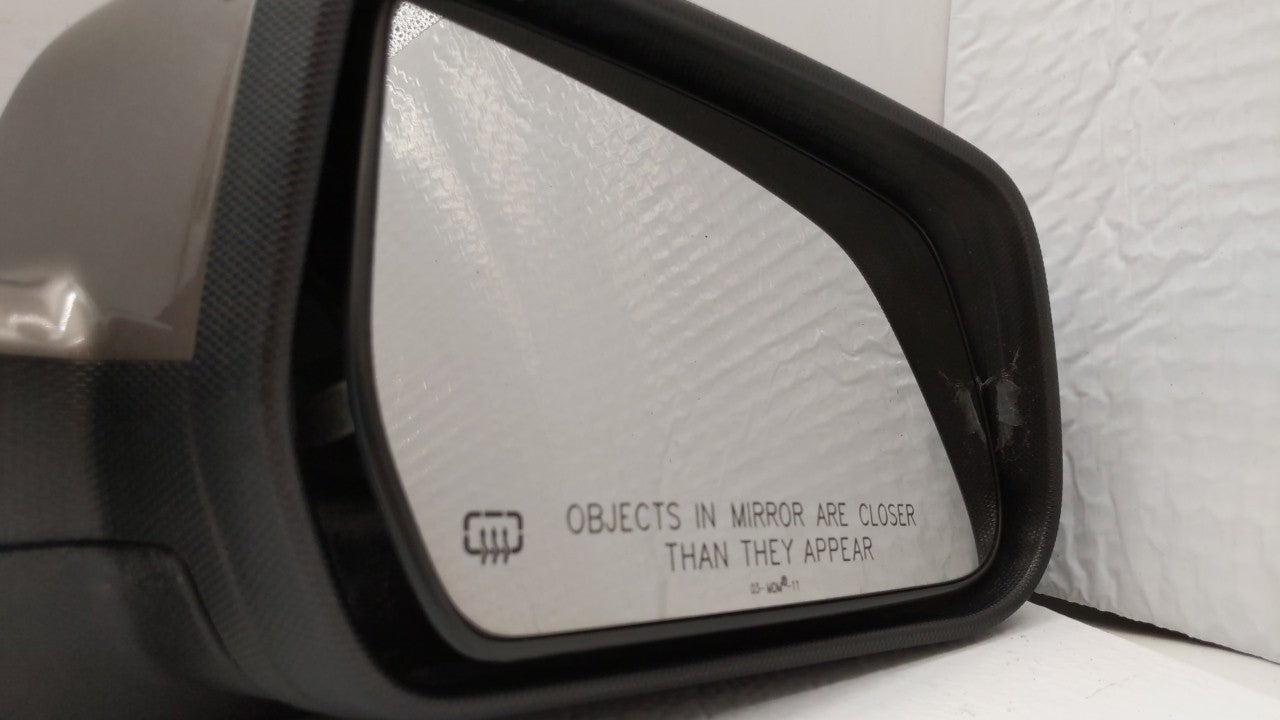 2010-2011 Chevrolet Equinox Passenger Side View Mirror - Right Door Mirror OEM Used - Oemusedautoparts1.com