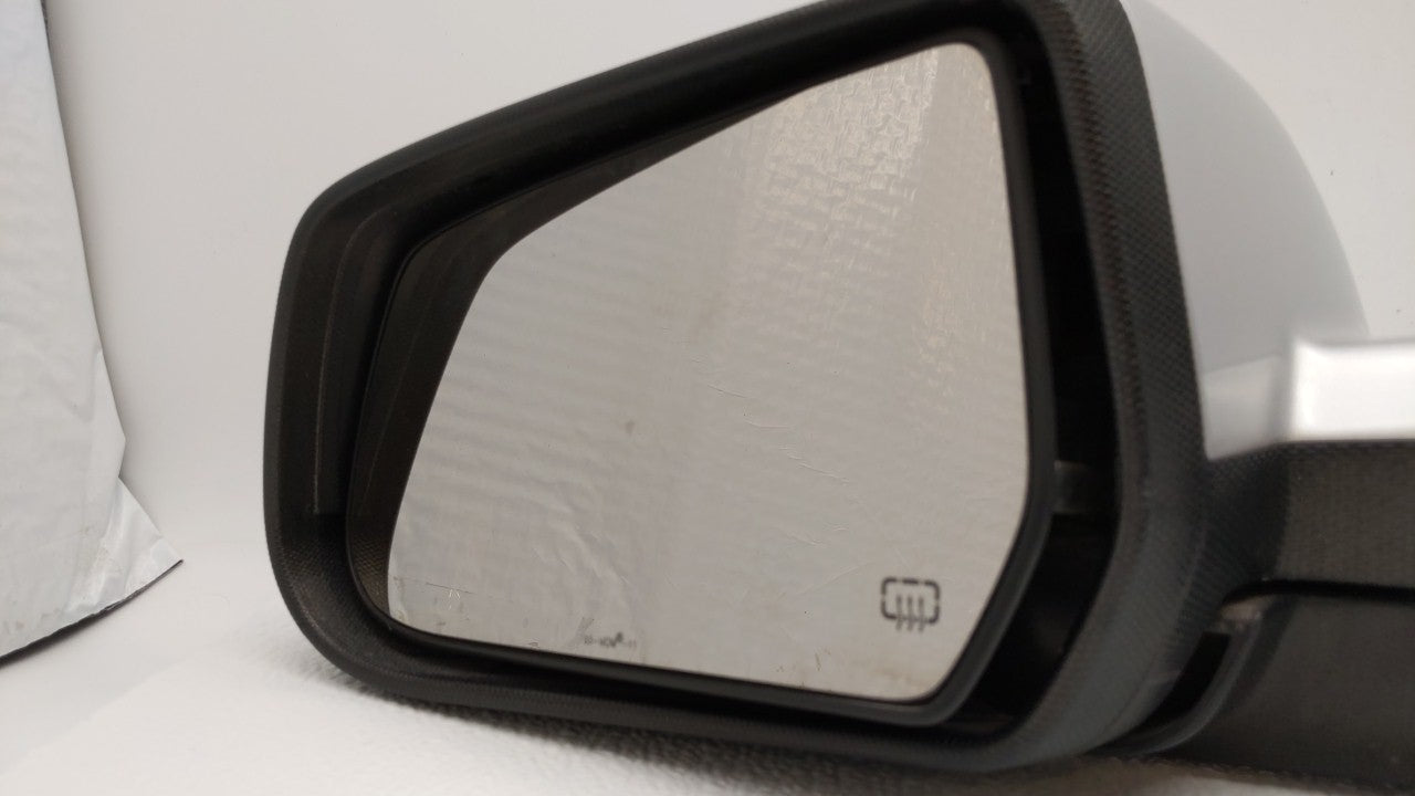 2010-2011 Chevrolet Equinox Driver Side View Mirror - Left Door Mirror OEM Used - Oemusedautoparts1.com