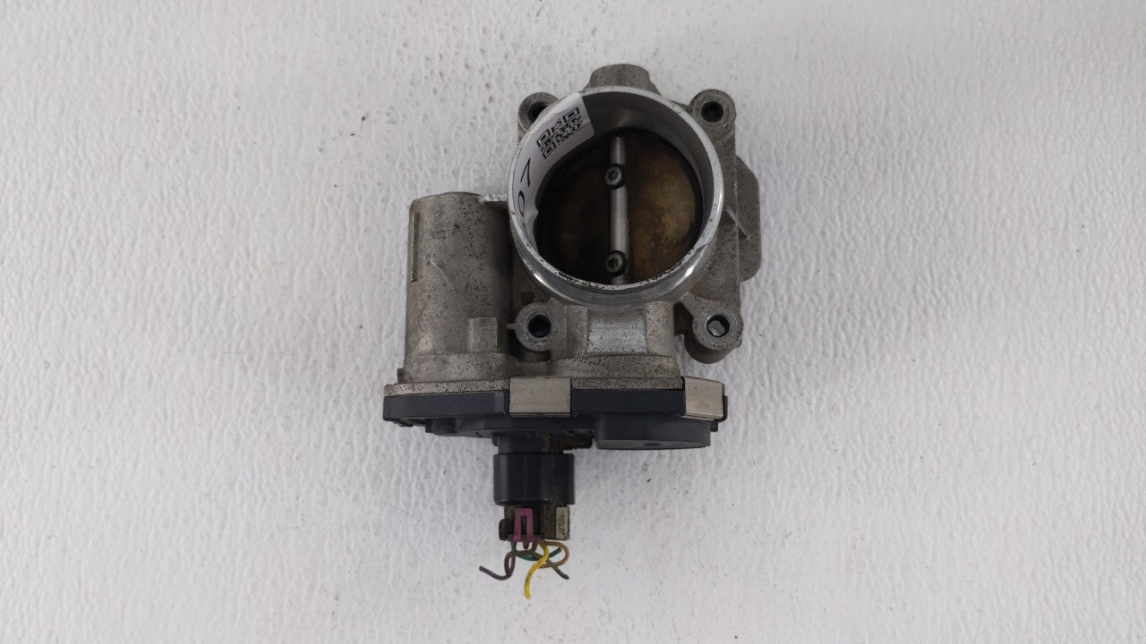 2010-2011 Chevrolet Equinox Throttle Body P/N:668AA 186AA Fits Fits 2007 2008 2009 2010 2011 2012 OEM Used Auto Parts - Oemu