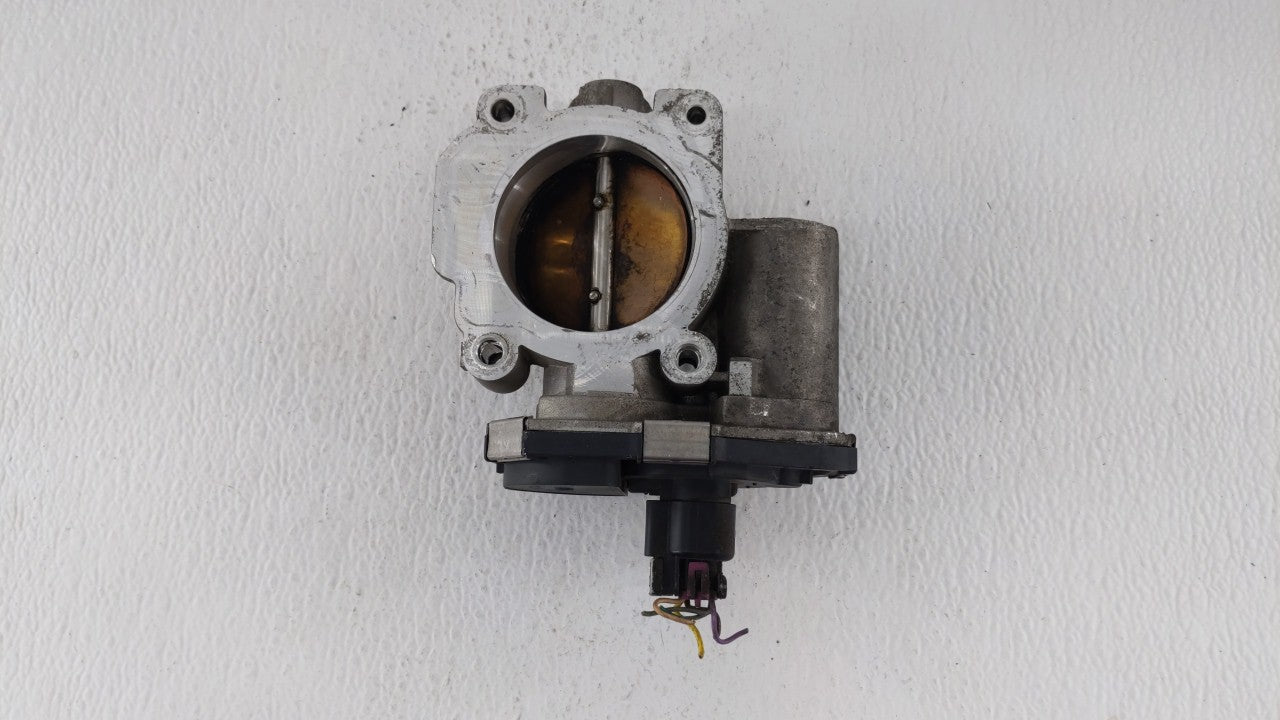 2010-2011 Chevrolet Equinox Throttle Body P/N:668AA 186AA Fits Fits 2007 2008 2009 2010 2011 2012 OEM Used Auto Parts - Oemu