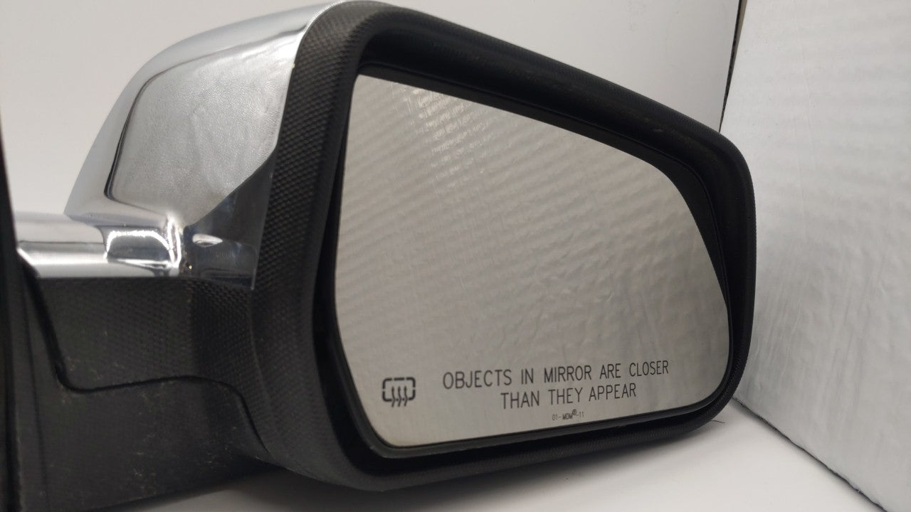 2010-2011 Chevrolet Equinox Passenger Side View Mirror - Right Door Mirror OEM Used - Oemusedautoparts1.com
