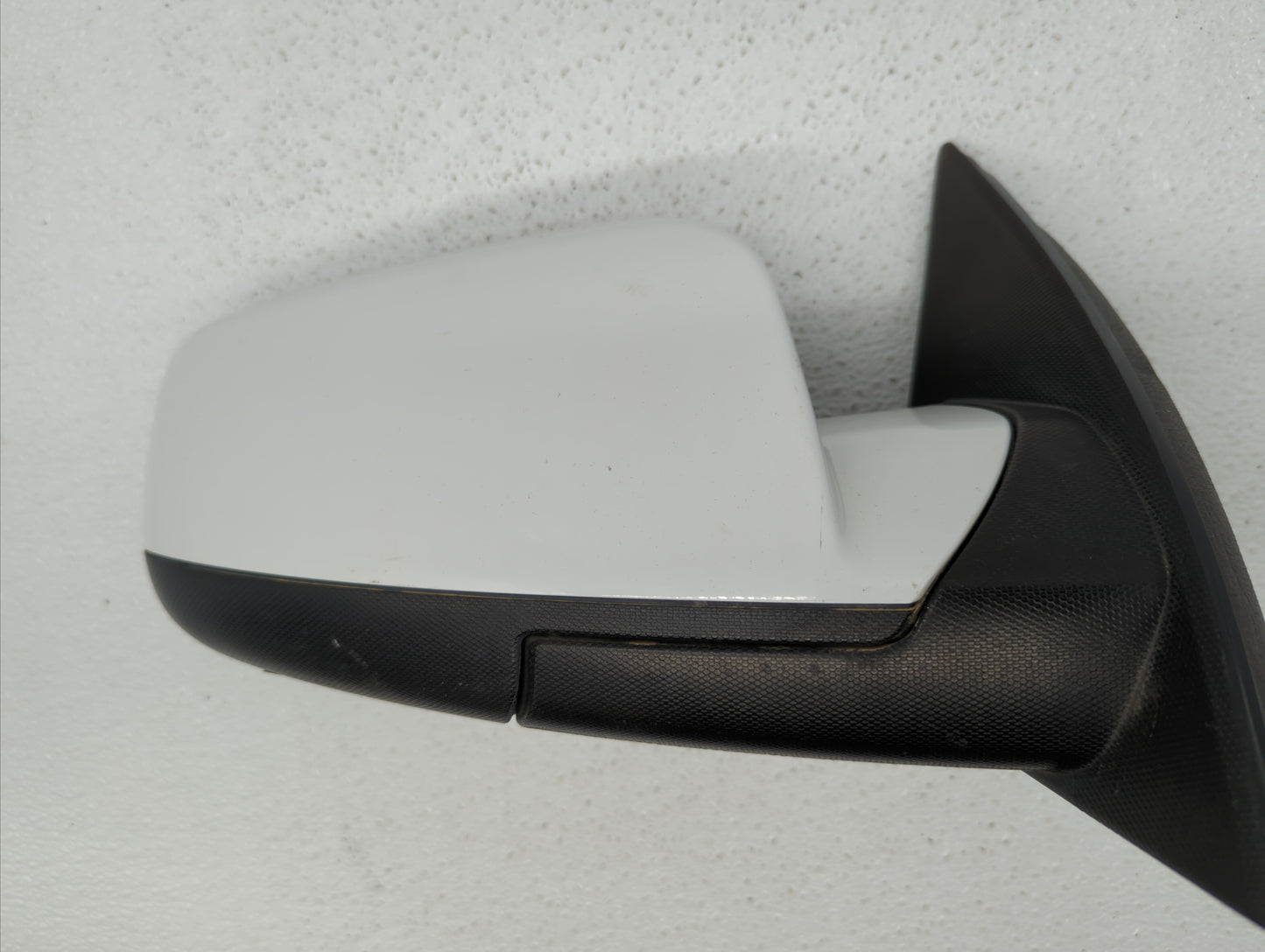 2010-2011 Chevrolet Equinox Driver Side View Mirror - Left Door Mirror OEM Used - Oemusedautoparts1.com