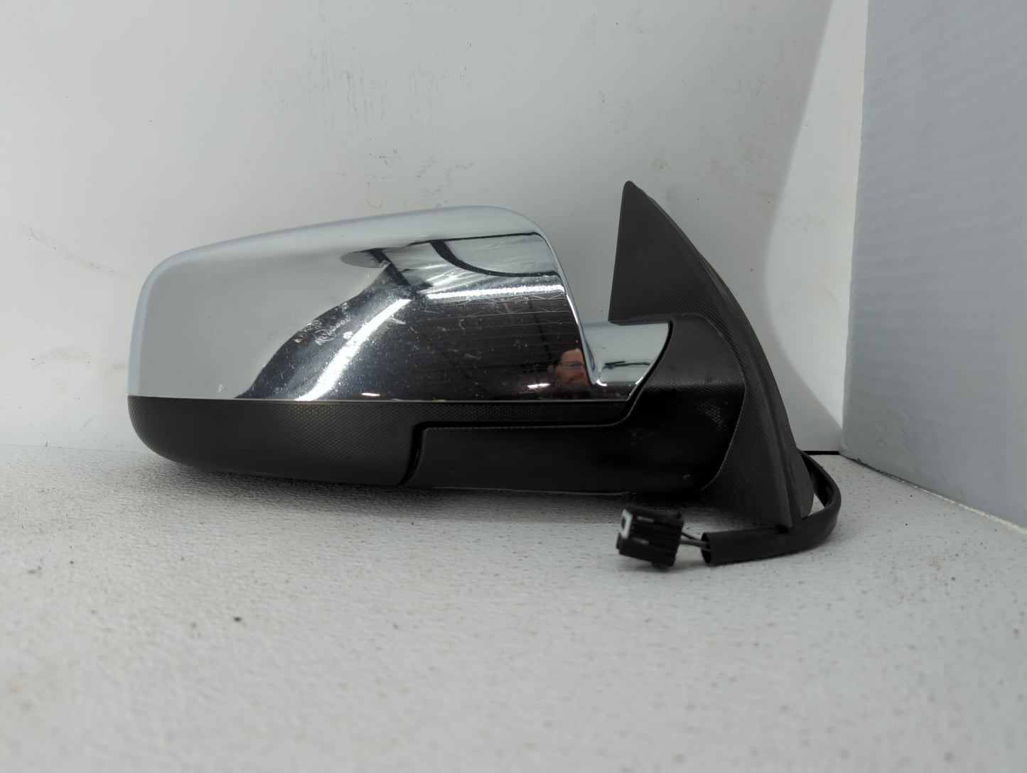 2010-2011 Chevrolet Equinox Passenger Side View Mirror - Right Door Mirror OEM Used - Oemusedautoparts1.com