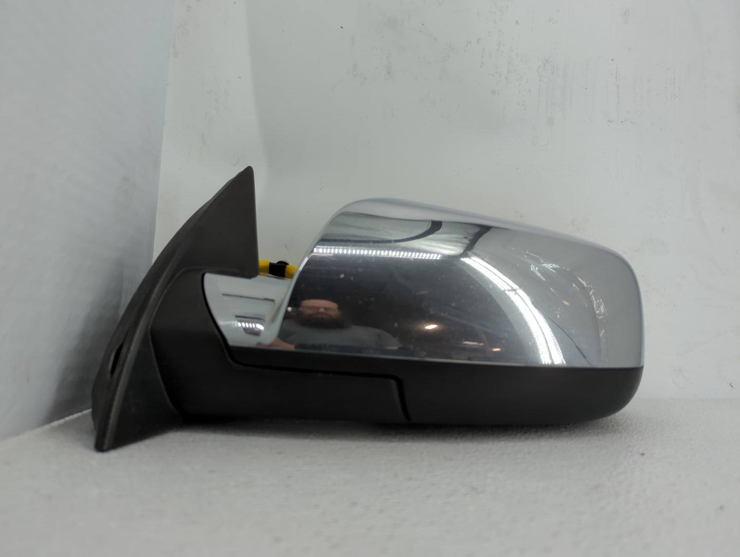2010-2011 Chevrolet Equinox Driver Side View Mirror - Left Door Mirror OEM Used - Oemusedautoparts1.com