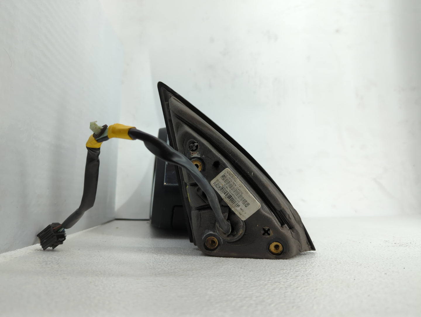 2010-2011 Chevrolet Equinox Driver Side View Mirror - Left Door Mirror OEM Used - Oemusedautoparts1.com