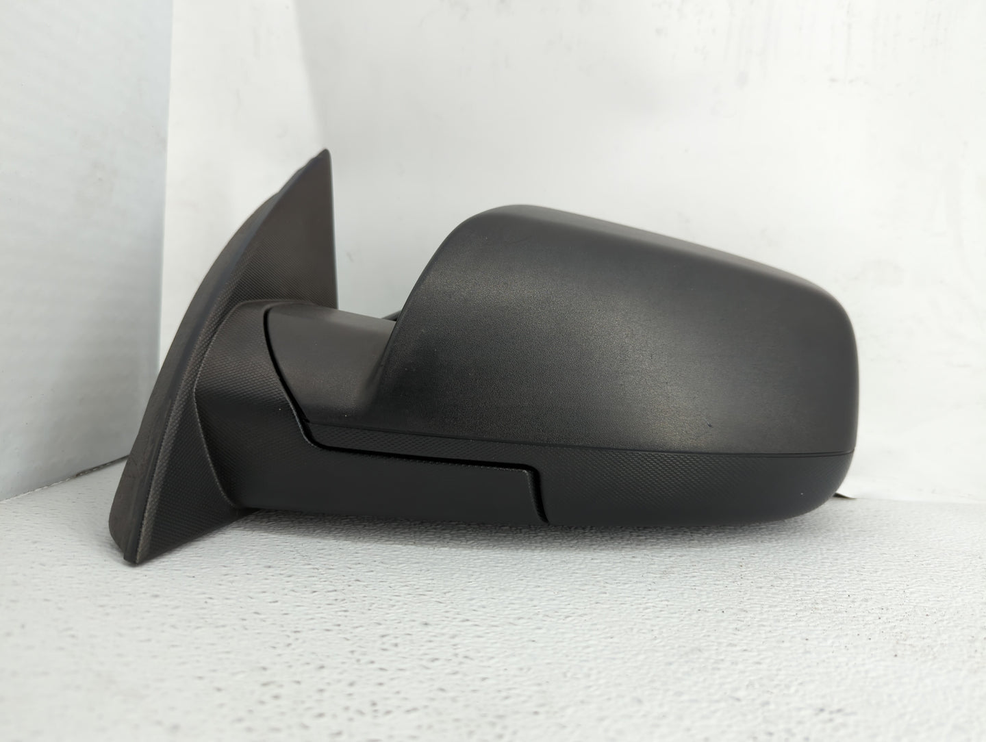 2010-2011 Chevrolet Equinox Driver Side View Mirror - Left Door Mirror OEM Used - Oemusedautoparts1.com