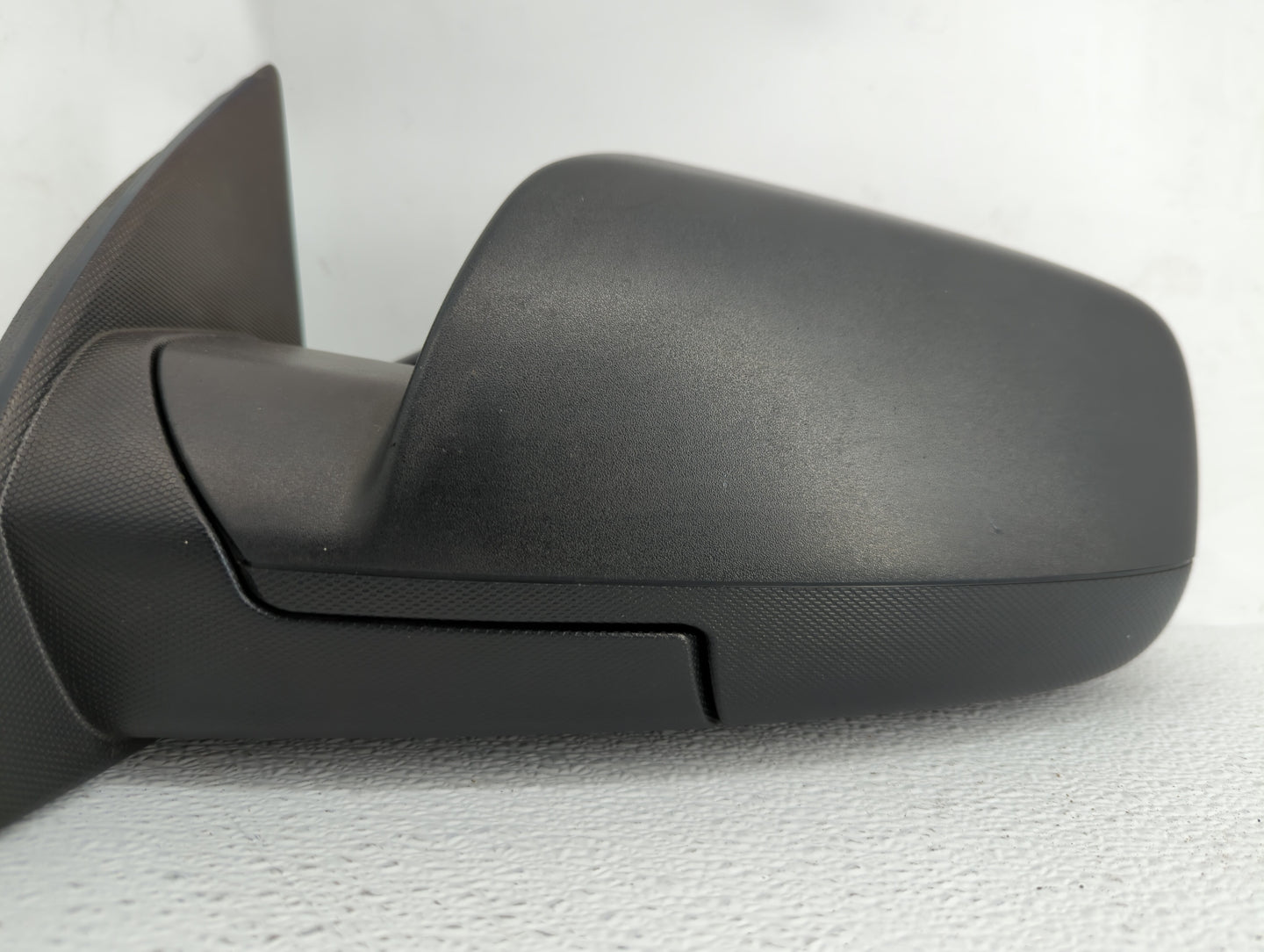 2010-2011 Chevrolet Equinox Driver Side View Mirror - Left Door Mirror OEM Used - Oemusedautoparts1.com