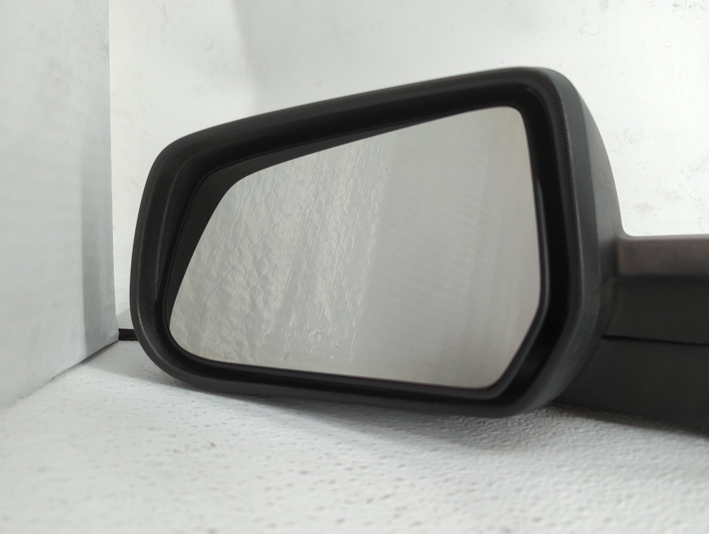 2010-2011 Chevrolet Equinox Driver Side View Mirror - Left Door Mirror OEM Used - Oemusedautoparts1.com