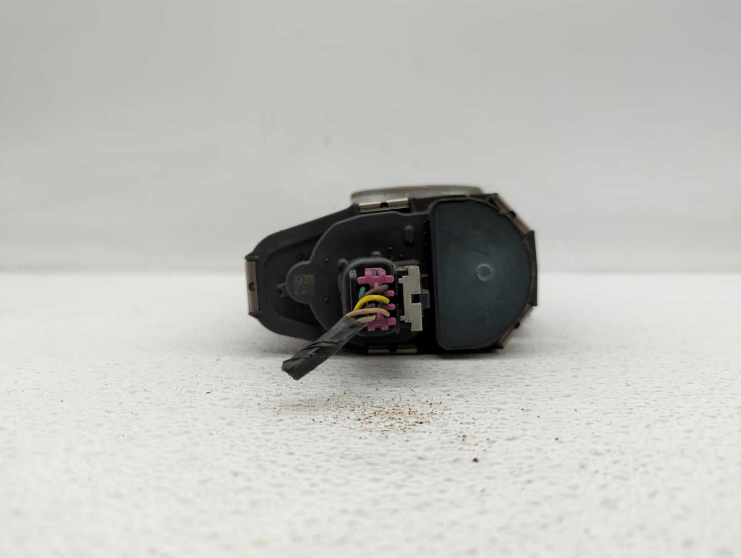 2010-2011 Chevrolet Equinox Throttle Body P/N:9B4G-9F991-A 668AA, 186AA Fits Fits 2007 2008 2009 2010 2011 2012 OEM Used Aut