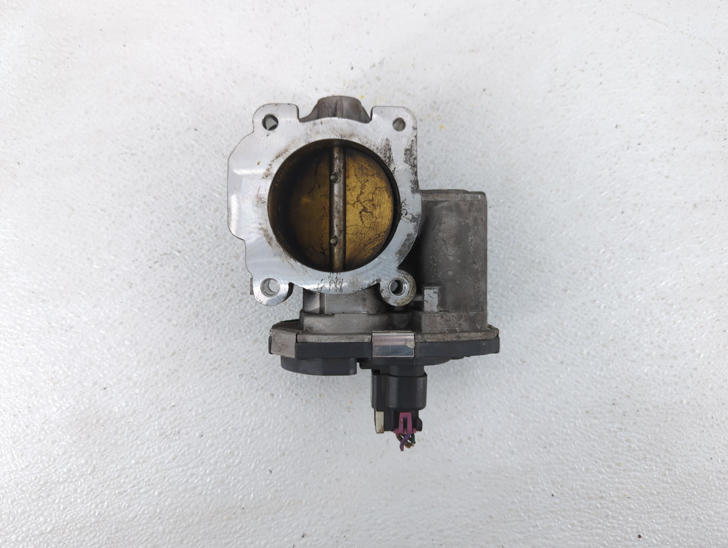 2010-2011 Chevrolet Equinox Throttle Body P/N:9B4G-9F991-A 668AA, 186AA Fits Fits 2007 2008 2009 2010 2011 2012 OEM Used Aut