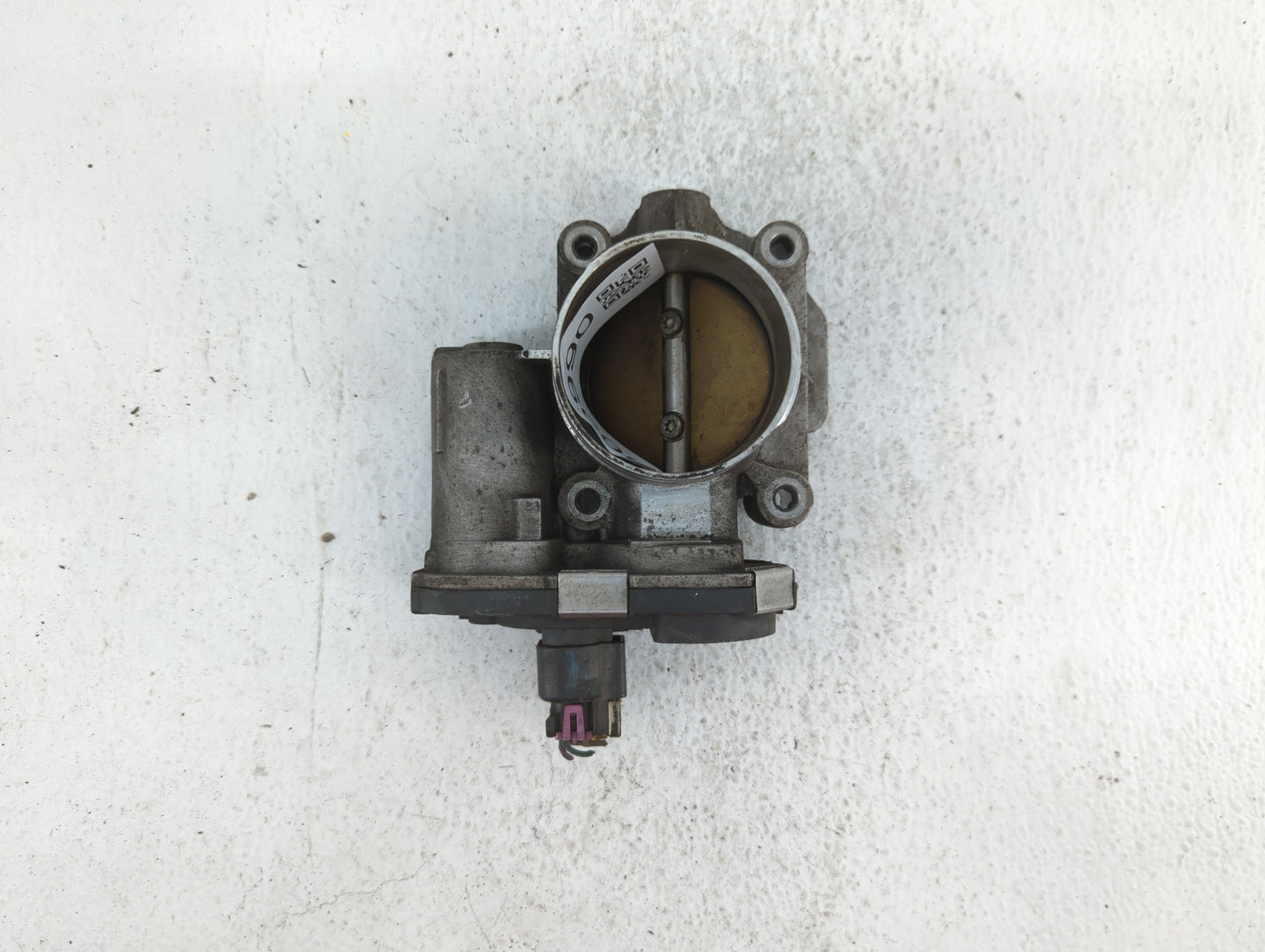 2010-2011 Chevrolet Equinox Throttle Body P/N:9B4G-9F991-A 668AA, 186AA Fits Fits 2007 2008 2009 2010 2011 2012 OEM Used Aut