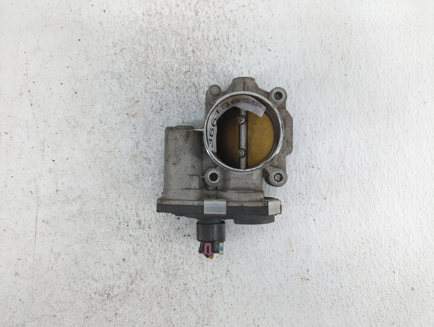 2010-2011 Chevrolet Equinox Throttle Body P/N:9B4G-9F991-A 668AA, 186AA Fits Fits 2007 2008 2009 2010 2011 2012 OEM Used Aut