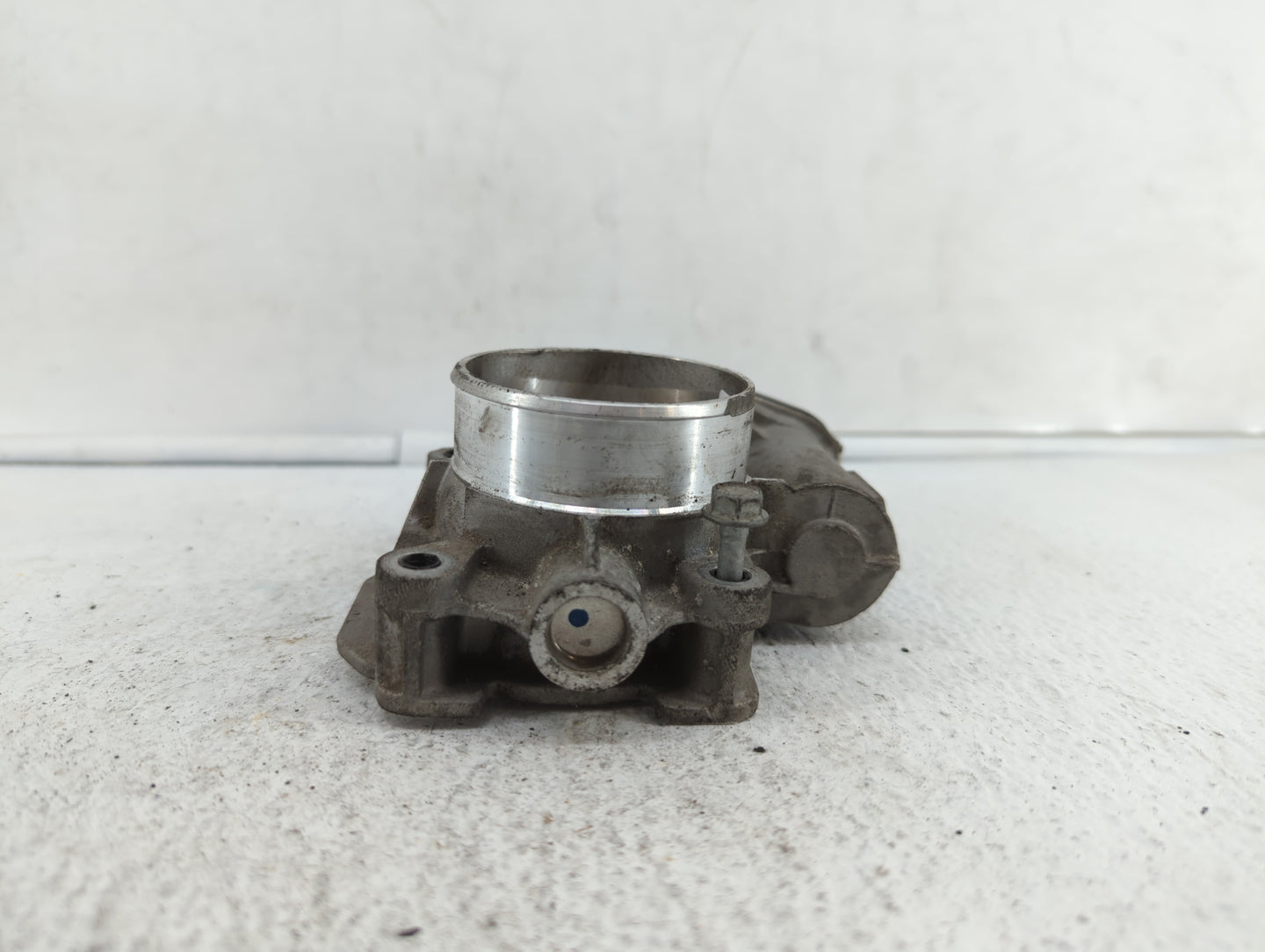 2010-2011 Chevrolet Equinox Throttle Body P/N:9B4G-9F991-A 668AA, 186AA Fits Fits 2007 2008 2009 2010 2011 2012 OEM Used Aut